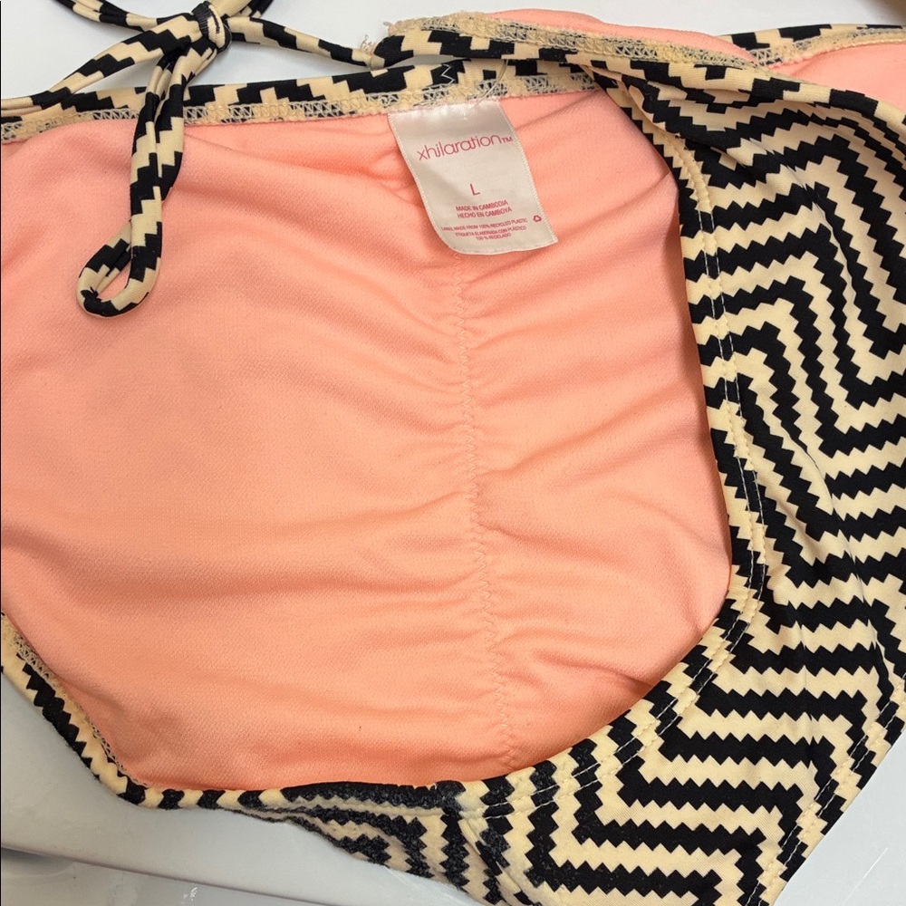 Xhilaration Black and Tan Zigzag Bikini‎ - Picture 3 of 5